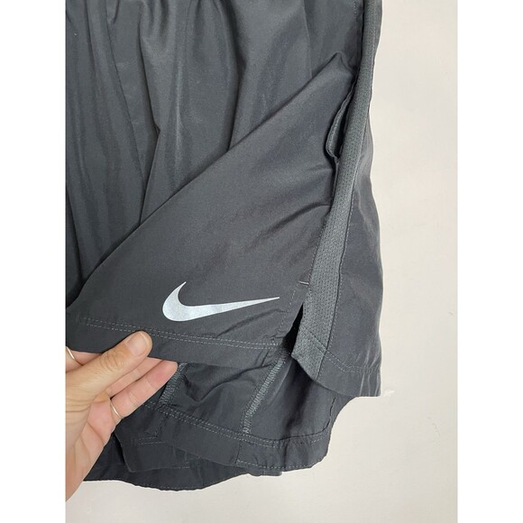 Nike Women's Medium Black 4.5" Inseam Active Shorts Running - Picture 3 of 6